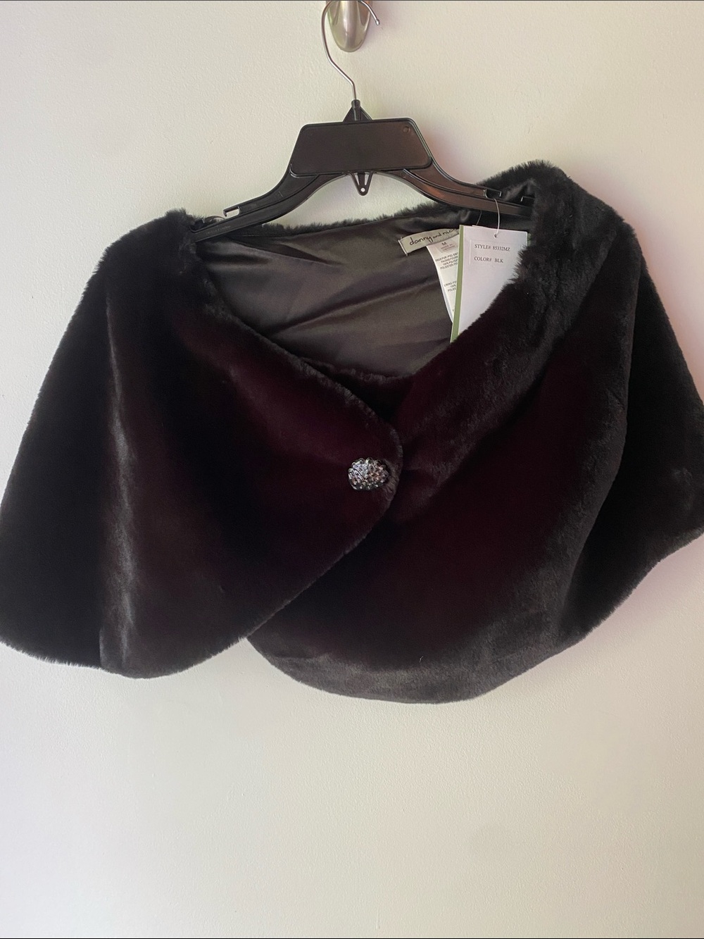 NWT Woman’s Black Faux Fur Capelet with Decorative Button Size Medium